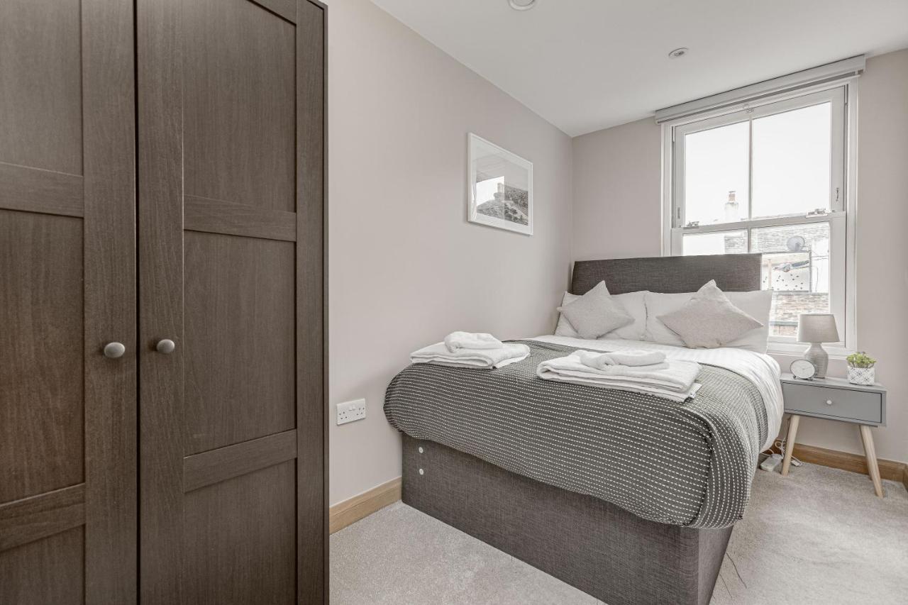 Contemporary 2 Bedroom Apt, Town Centre By Tent Serviced Apartments Chertsey Zewnętrze zdjęcie